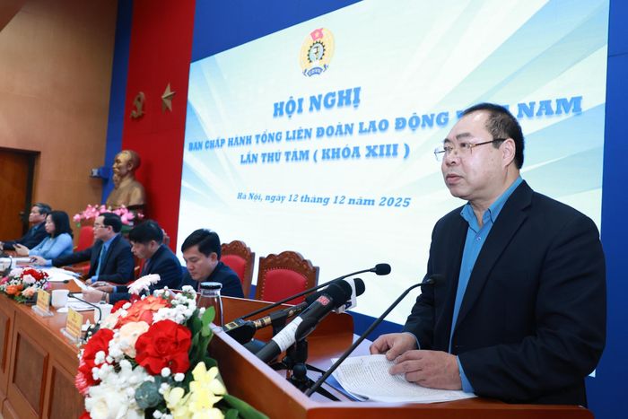 Hội nghị Ban Chấp hành Tổng Liên đoàn Lao động Việt Nam lần thứ 8 bàn những nội dung trọng tâm, trong đó có công tác đại hội. Ảnh: HẢI NGUYỄN