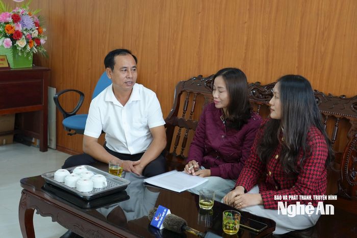 Mong mỏi lớn nhất của giáo viên hợp đồng là được tuyển dụng vào biên chế. Ảnh: Mỹ Hà