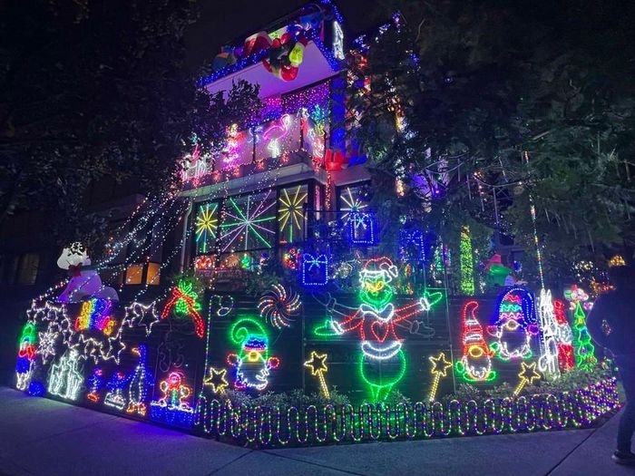 Một trong những ngôi nhà được trang trí rực rỡ ở khu Maroubra, thành phố Sydney. Ảnh: Thanh Tú – PV TTXVN tại Australia