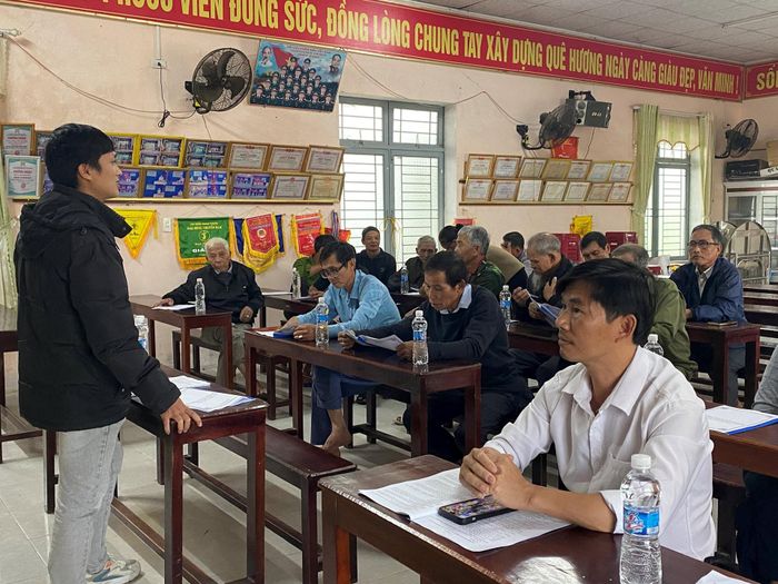 Các hộ tham gia tập huấn sản xuất vụ đông xuân 2025 - 2026. Ảnh: THU PHƯƠNG