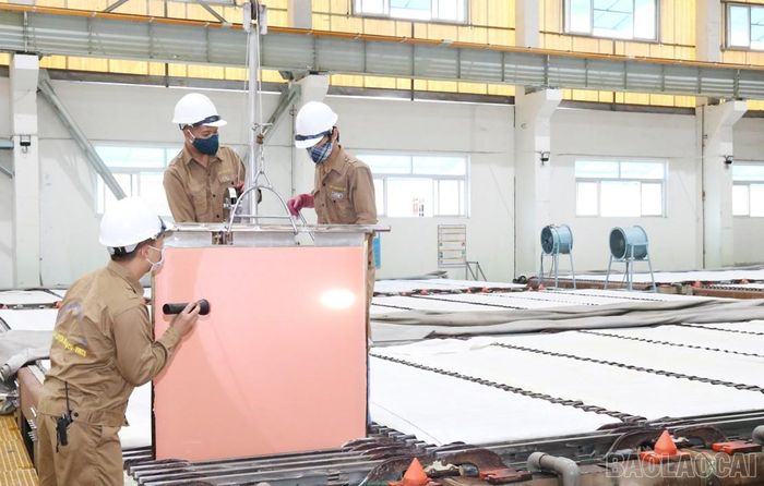  Các lĩnh vực khác như công nghiệp cũng có nhiều cơ hội phát triển mới. 