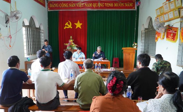 Chi bộ bon Păng Sim, xã Trường Xuân luôn duy trì nghiêm túc sinh hoạt định kỳ bảo đảm quy trình, quy định.