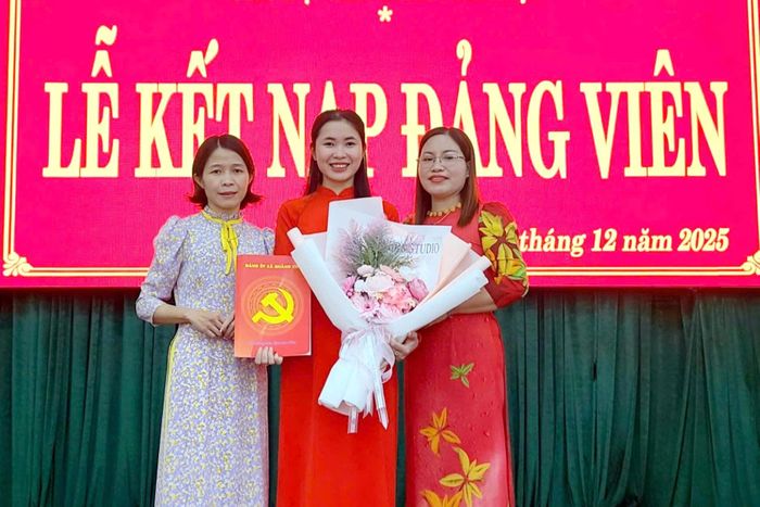 Phát triển đảng viên bổ sung nguồn lực cho Đảng là một trong những nhiệm vụ trọng tâm để nâng cao năng lực lãnh đạo và sức chiến đấu cho tổ chức đảng, đảng viên
