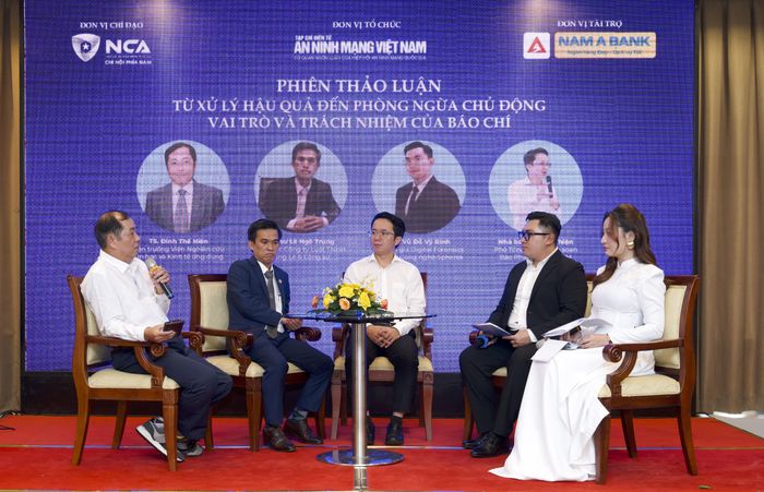 Các chuyên gia thảo luận tại Hội thảo “Báo chí với công tác nhận diện và phòng, chống lừa đảo qua ứng dụng ngân hàng số”