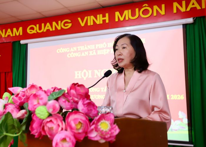 Bà Nguyễn Thị Thanh Thảo, Phó Bí thư thường trực Đảng ủy xã Hiệp Phước phát biểu