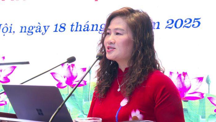 Chủ tịch UBND phường Tương Mai Đào Thị Thu Hằng phát biểu tại buổi lễ. Ảnh: Thạch Tây
