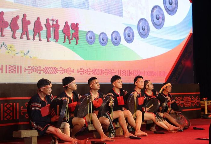Hòa tấu cồng chiêng của đội thi xã Krông Năng, tỉnh Đắk Lắk. Ảnh: Tuấn Anh - TTXVN