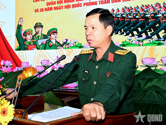 Đại tá Khuất Bá Cao, Bí thư Đảng ủy, Phó tư lệnh Binh đoàn 15 phát biểu. 