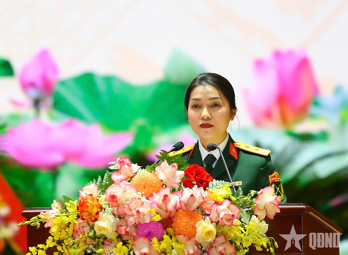  Trung tá Trương Thị Hải Yến, đại biểu Đoàn Tổng cục Hậu cần - Kỹ thuật tham luận tại phiên thứ nhất đại hội.
