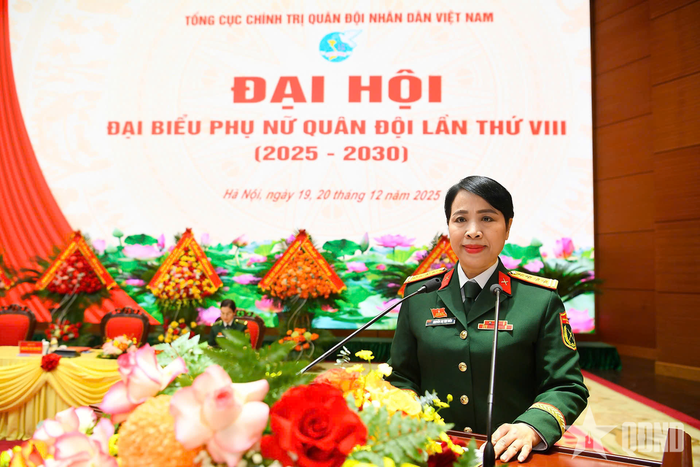 Đại tá Nguyễn Thị Thu Hiền, Trưởng ban Phụ nữ Quân đội báo cáo tổng hợp ý kiến góp ý vào dự thảo Báo cáo chính trị của Tổng cục Chính trị và dự thảo văn kiện của Trung ương Hội.