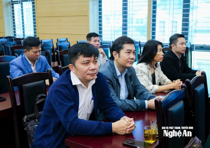 Đại diện lãnh đạo các sở, ngành tham dự tại điểm cầu Nghệ An. Ảnh: TL