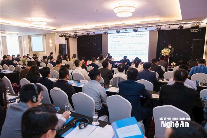 Toàn cảnh hội nghị.
