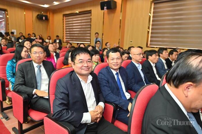 Các đại biểu tham dự Hội nghị tổng kết công tác ngành Công Thương năm 2025, giai đoạn 2021 - 2025 và triển khai nhiệm vụ trọng tâm năm 2026.