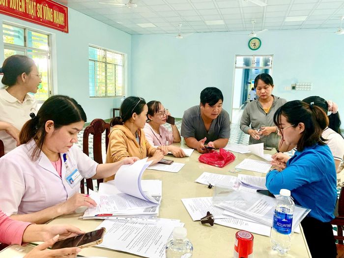 Đến nay, Công đoàn xã Nam Phước phối hợp Quỹ trợ vốn thuộc Liên đoàn Lao động thành phố Đà Nẵng giải ngân gần 1,6 tỷ đồng cho 53 đoàn viên vay. Ảnh: T.S
