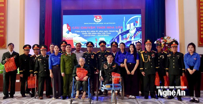 Những phần quà trao tặng trung tâm cùng các thương binh, bệnh binh tuy giá trị vật chất không lớn, song trong đó chứa đựng tình cảm, sự tri ân sâu sắc và sẻ chia của đại diện tuổi trẻ đối với các bác thương binh, bệnh binh cùng gia đình chính sách nơi đây. Ảnh: Thu Hương