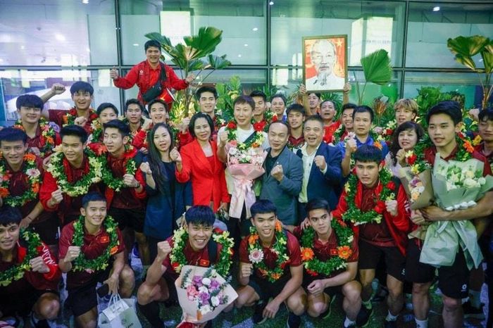 U22 Việt Nam đã về nước vào tối ngày 19/12