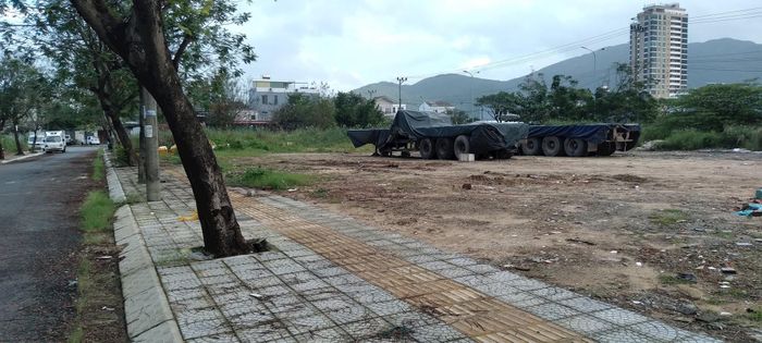 Khu đất ở đường Chu Huy Mân (phường Sơn Trà) đã sẵn sàng có mặt bằng để triển khai xây dựng nhà ở xã hội. Ảnh: HOÀNG HIỆP