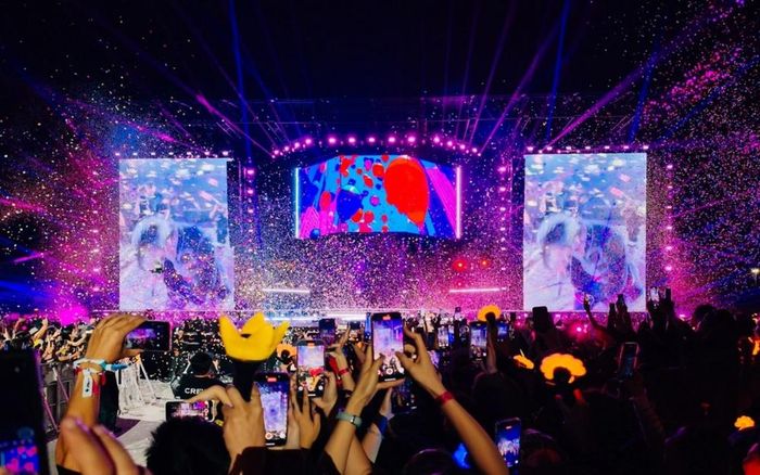 Sân khấu concert "Übermensch" của G-Dragon tại Hà Nội diễn ra vào đầu tháng 11 vừa qua