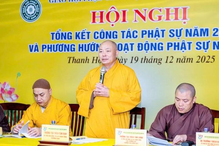 Thượng tọa Thích Tâm Định phát biểu kết luận hội nghị