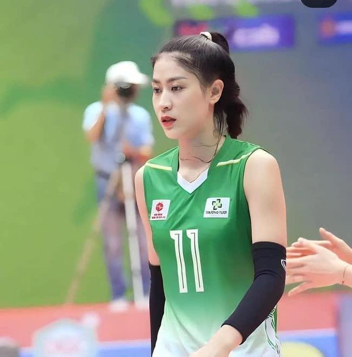 Nhan sắc của hoa khôi bóng chuyền Kiều Trinh