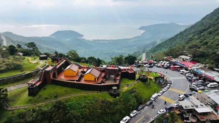 Di tích quốc gia Hải Vân Quan. Ảnh: TL