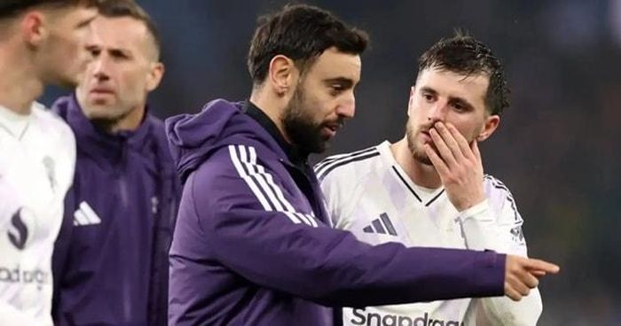 Mason Mount có thể được kéo lùi để đảm nhận vai trò tiền vệ trung tâm.