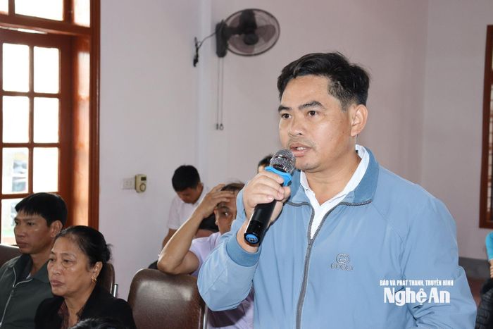 Cử tri xã Lương Sơn phát biểu tại hội nghị. Ảnh: Hồng Sơn