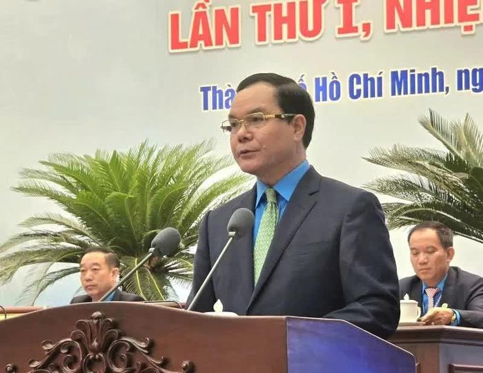 Ủy viên Trung ương Đảng, Phó Chủ tịch Ủy ban Trung ương MTTQ Việt Nam, Chủ tịch Tổng LĐLĐ Việt Nam Nguyễn Đình Khang phát biểu chỉ đạo đại hội.