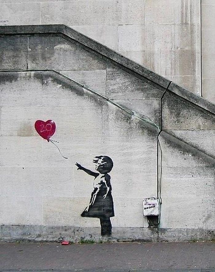 Bức "Girl with Balloon" của Banksy