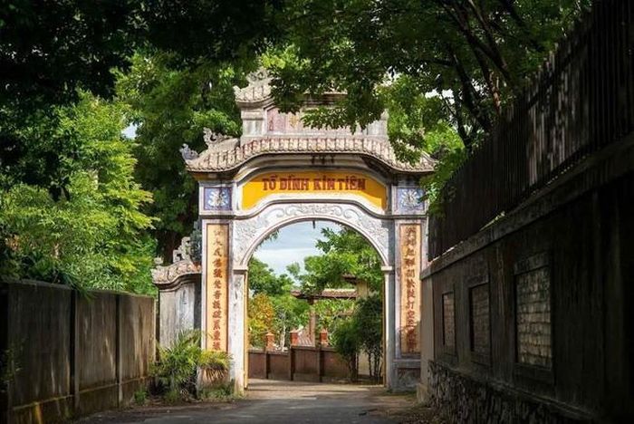 Lối vào tổ đình Kim Tiên hiện nay