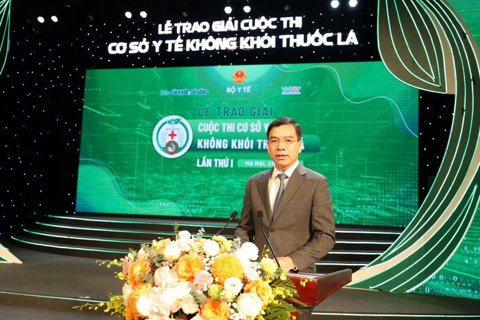 TS.BS Hà Anh Đức – Cục trưởng Cục Quản lý khám chữa bệnh, Bộ Y tế; Chủ tịch Hội Thầy thuốc trẻ Việt Nam; Giám đốc Quỹ Phòng, chống tác hại của thuốc lá; Đồng Trưởng ban Tổ chức Cuộc thi phát biểu.