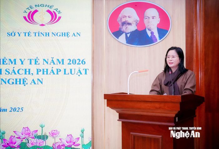 Đồng chí Lê Thị Hoài Chung - Giám đốc Sở Y tế Nghệ An phát biểu tại hội nghị. Ảnh: Thành Chung