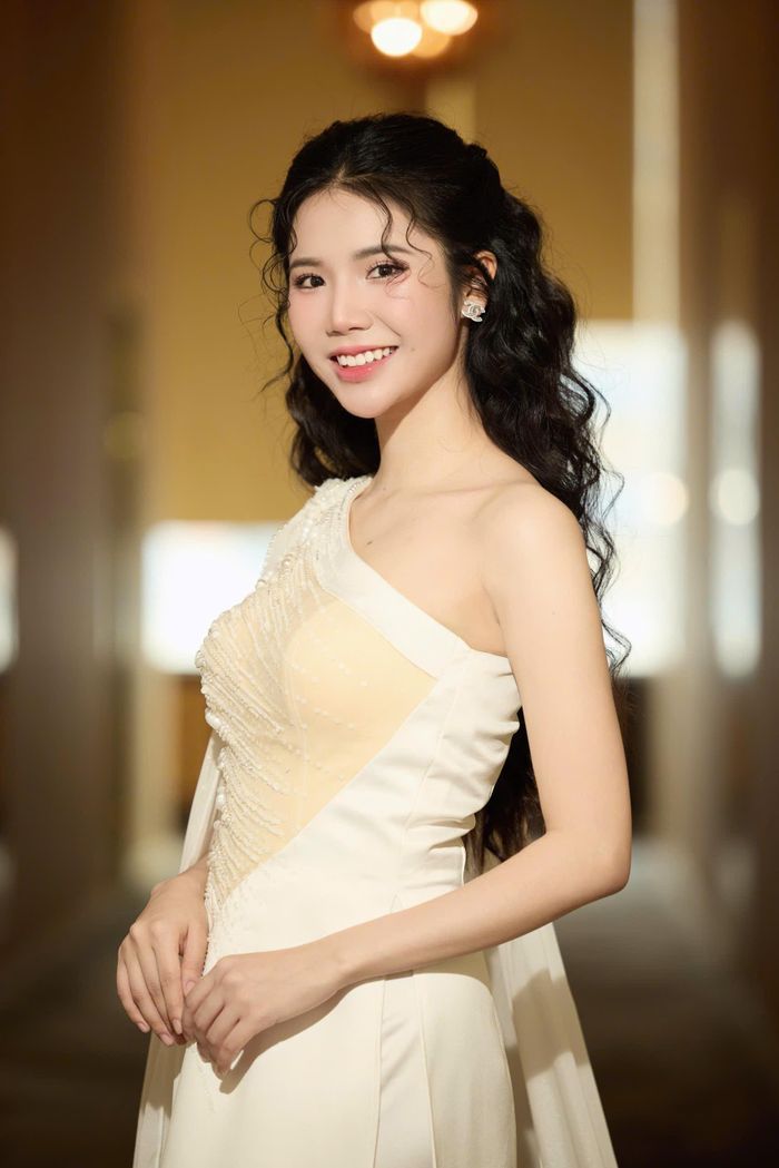Nguyễn Phương Anh - học trò của NSƯT Lan Anh xuất sắc giành Giải Nhất dòng nhạc Thính phòng Tiếng hát Hà Nội.