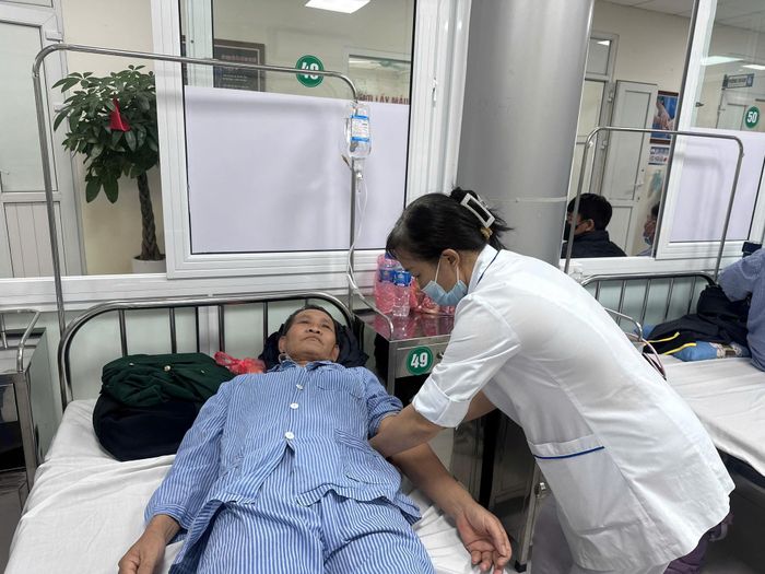  Bệnh nhân Nguyễn Thanh Giang đang điều trị ung thư phổi tại Bệnh viện Phổi Trung ương. (Ảnh: PV/Vietnam+) 