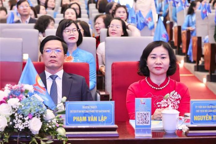 Bà Nguyễn Thị Tuyến, Ủy viên TƯ Đảng, Phó Chủ tịch UBTƯ MTTQ Việt Nam, Chủ tịch Hội LHPN Việt Nam và ông Phạm Văn Lập, Phó Bí thư Thành ủy, Chủ tịch Ủy ban MTTQ Việt Nam thành phố Hải Phòng, dự Đại hội