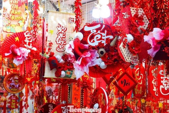 Những vật phẩm trang trí nhỏ mang ý nghĩa may mắn rất được ưa chuộng.