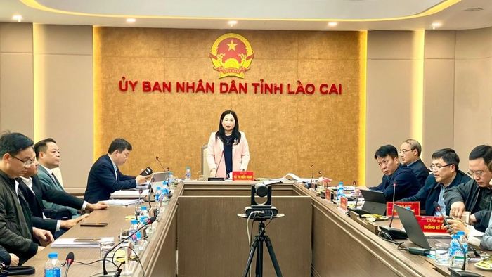 Đồng chí Vũ Thị Hiền Hạnh phát biểu kết luận hội nghị.