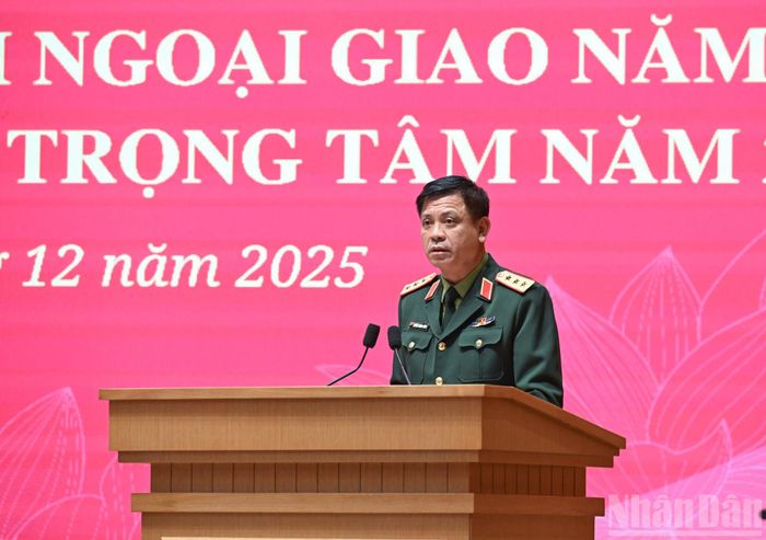  Thượng tướng Nguyễn Trường Thắng, Thứ trưởng Bộ Quốc phòng phát biểu. 