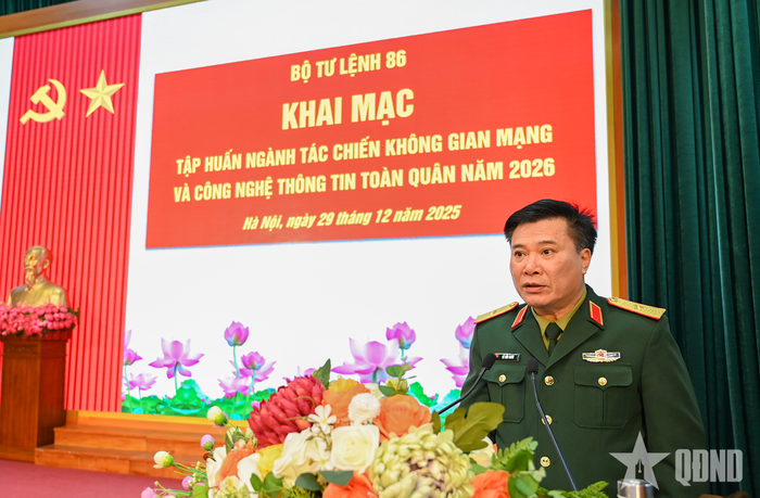 Thiếu tướng Vũ Hữu Hanh, Tư lệnh Bộ tư lệnh 86 phát biểu khai mạc tập huấn.