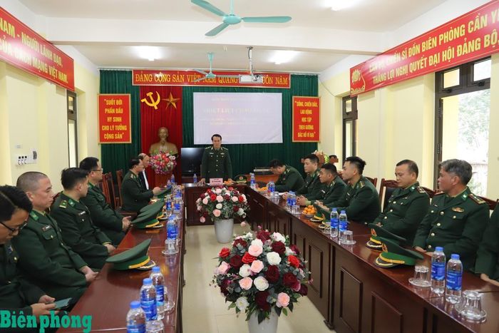 Trung tướng Vũ Trung Kiên phát biểu chỉ đạo tại Đồn Biên phòng Cần Yên. Ảnh: Trần Đức