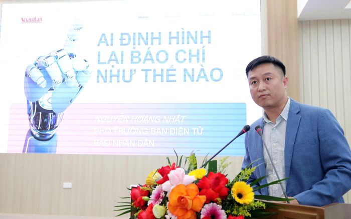 Nhà báo Hoàng Nhật, Phó Trưởng Ban Nhân Dân điện tử nhấn mạnh câu chuyện AI thay đổi hành vi độc giả.