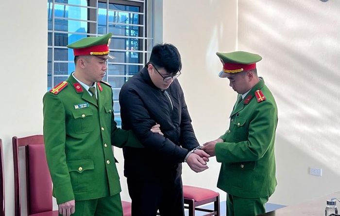 Cơ quan CSĐT Công an tỉnh Sơn La thi hành Lệnh bắt bị can để tạm giam đối với Lò Minh Phương.