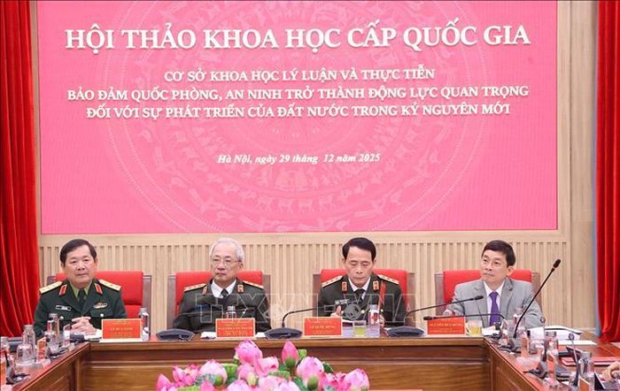 Các đại biểu chủ trì Hội thảo. Ảnh: Văn Điệp/TTXVN