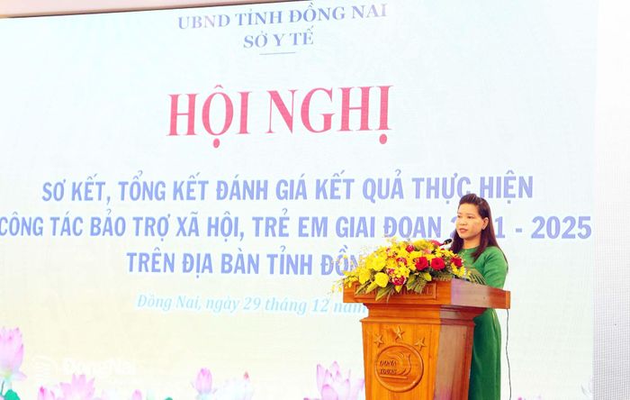 Phó Giám đốc Sở Y tế tỉnh Đồng Nai Phạm Thị Mai Hương phát biểu tại hội nghị. Ảnh: Văn Truyên