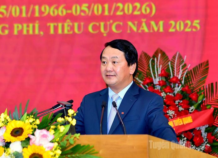 Bí thư Tỉnh ủy Hầu A Lềnh phát biểu tại lễ kỷ niệm.