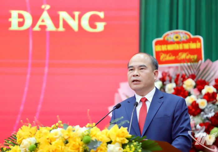 Đồng chí Lường Đức Thắng, Ủy viên Ban Thường vụ, Trưởng Ban Nội chính Tỉnh ủy trình bày diễn văn kỷ niệm.