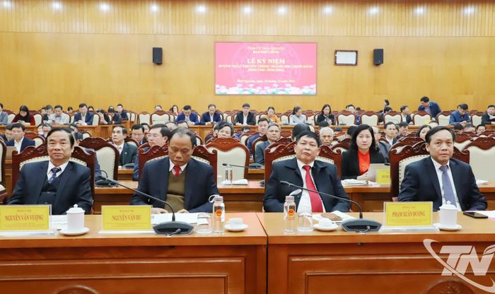 Các đại biểu dự Lễ kỷ niệm.