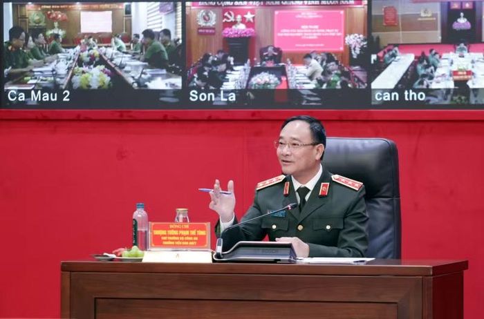 Thứ trưởng Phạm Thế Tùng điều hành phiên thảo luận.