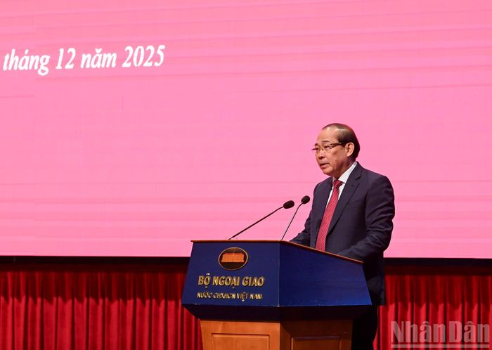 Phó Chủ tịch Ủy ban Trung ương Mặt trận Tổ quốc Việt Nam Hoàng Công Thủy tham luận tại hội nghị. (Ảnh: DUY LINH)