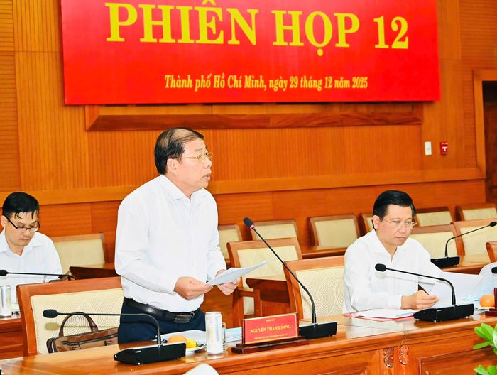  Phó Trưởng Ban Nội chính Thành ủy TPHCM Nguyễn Thanh Sang báo cáo. Ảnh: VIỆT DŨNG 